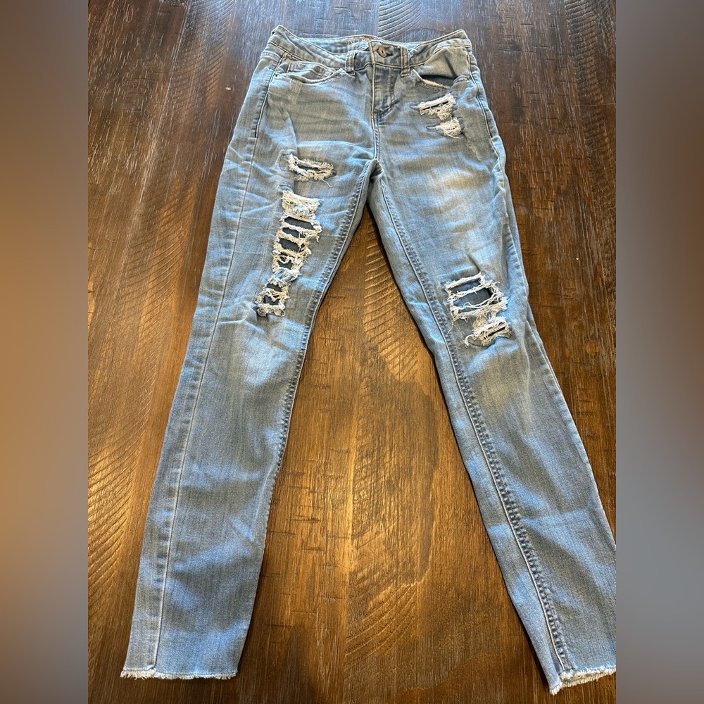 Distressed Skinny Jeans - Picture 7 of 8